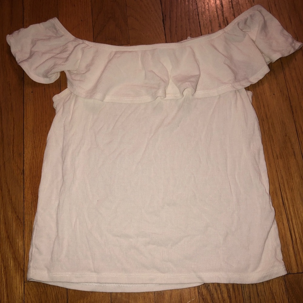 Women off the shoulders tee